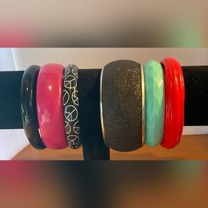 Multicolor Plastic Bangle Bracelets Lot Of 6 Women’s Peace Sign Stackable